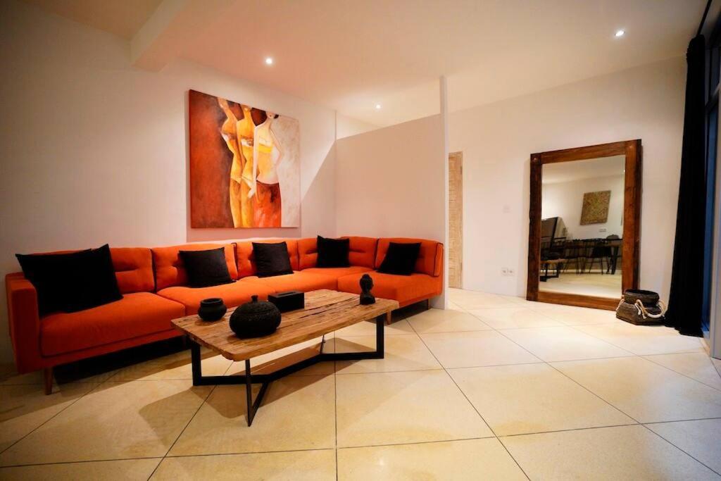 Elegant 5 Bdr In The Heart Of Villa Seminyak (Bali)