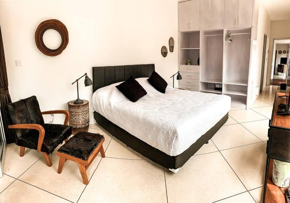 Elegant 5 Bdr In The Heart Of Villa Seminyak (Bali)