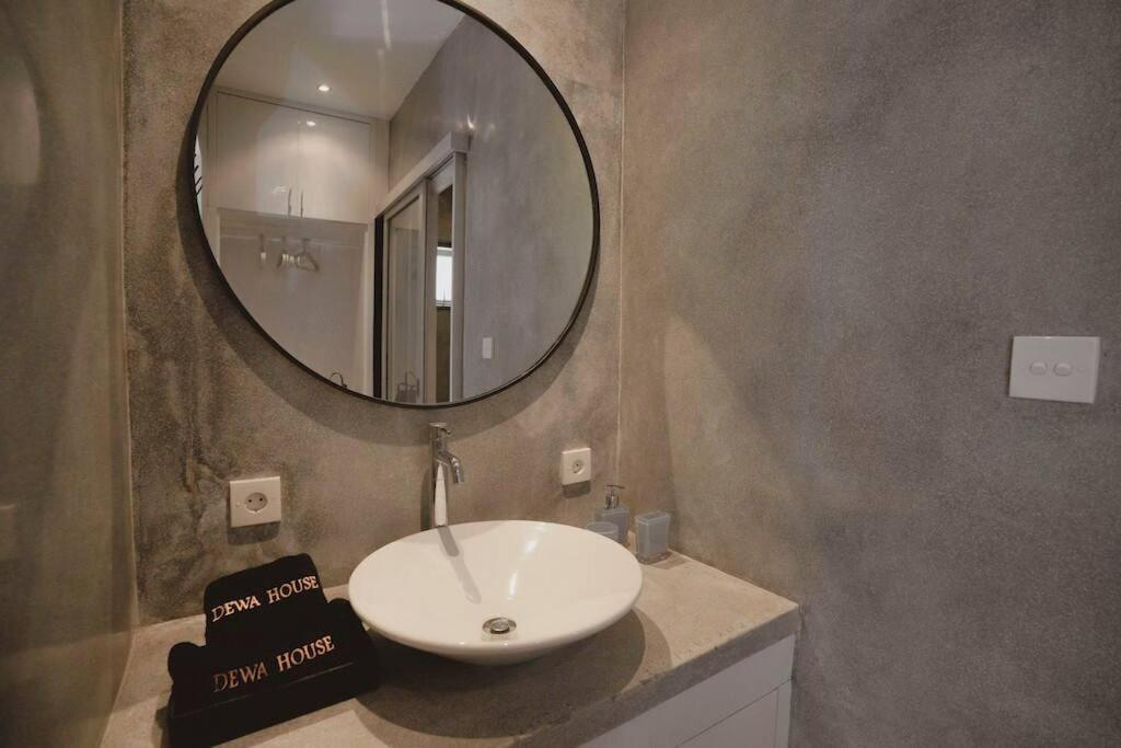 Elegant 5 Bdr In The Heart Of Seminyak (Bali)