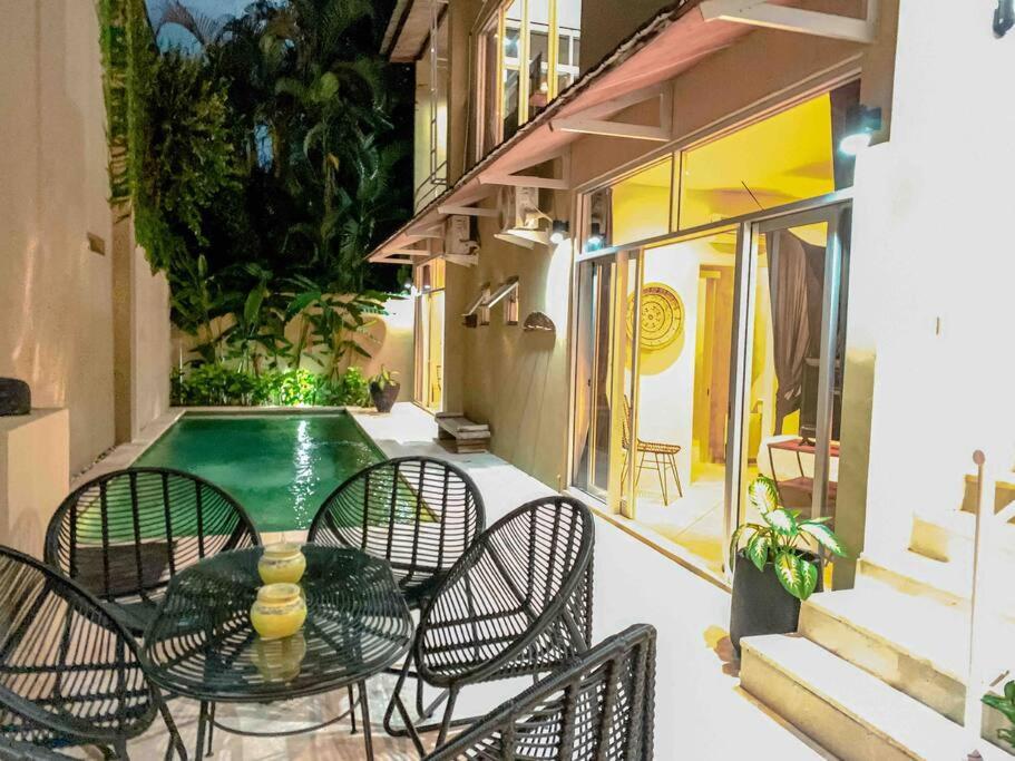 Elegant 5 Bdr In The Heart Of * Seminyak (Bali)